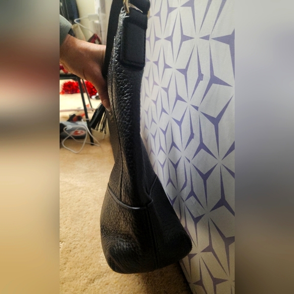 Kate Spade Black Leather Shoulder Bag Pebbeled Black Leather Striped Interior - Picture 6 of 9